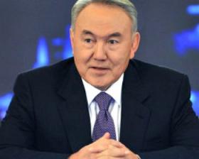 Назарбаев наградил лучшие казахстанские семьи